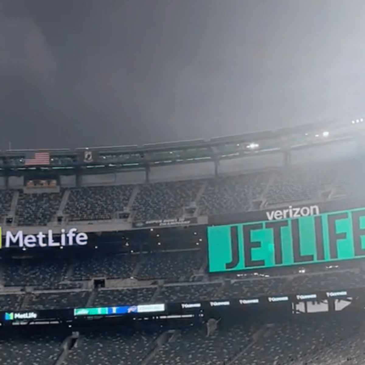 Jets-Bills at MetLife uses PixMob lighting tech