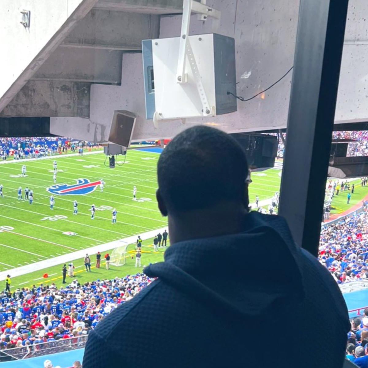 Takeo Spikes back in Buffalo to Lead the Charge on Sunday