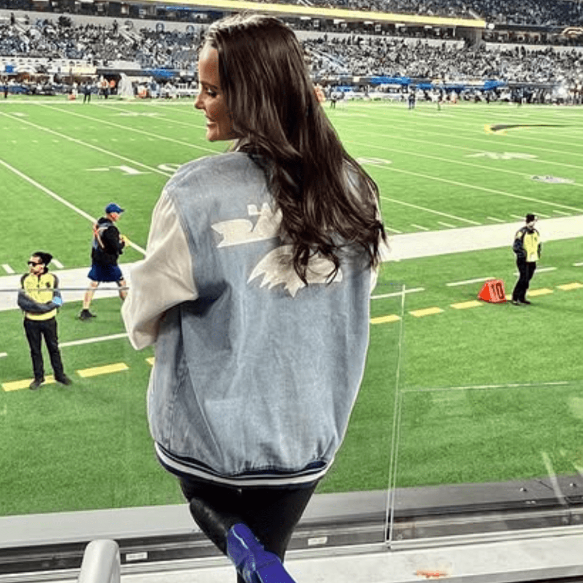 NFL Player Accuses Wife Of Cheating, Files For Divorce - The Spun