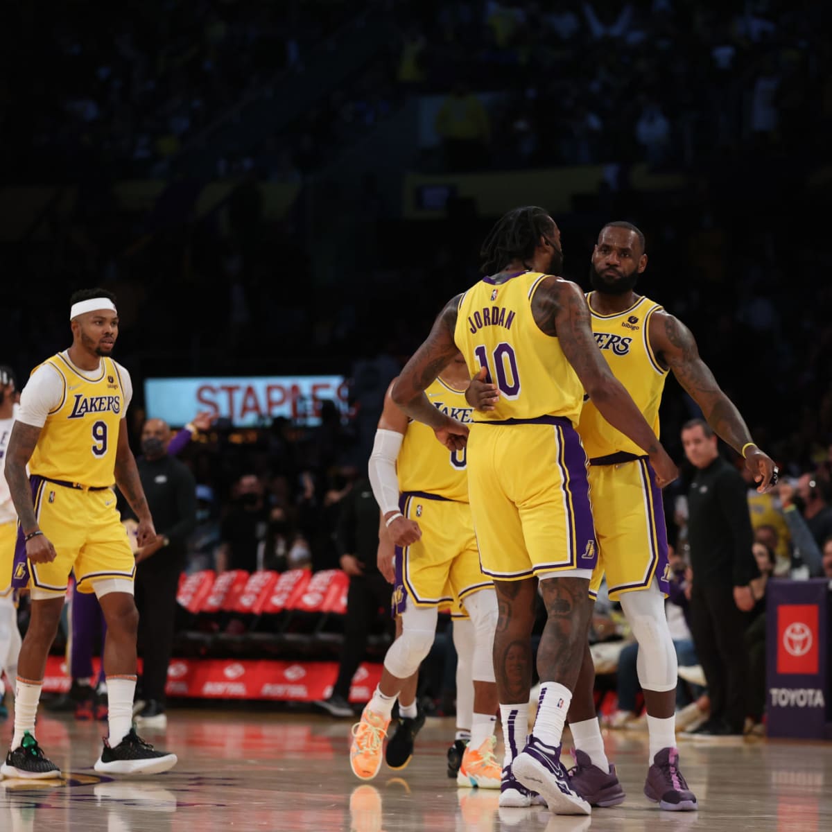 Lakers Reportedly Make Roster Decision On DeAndre Jordan The