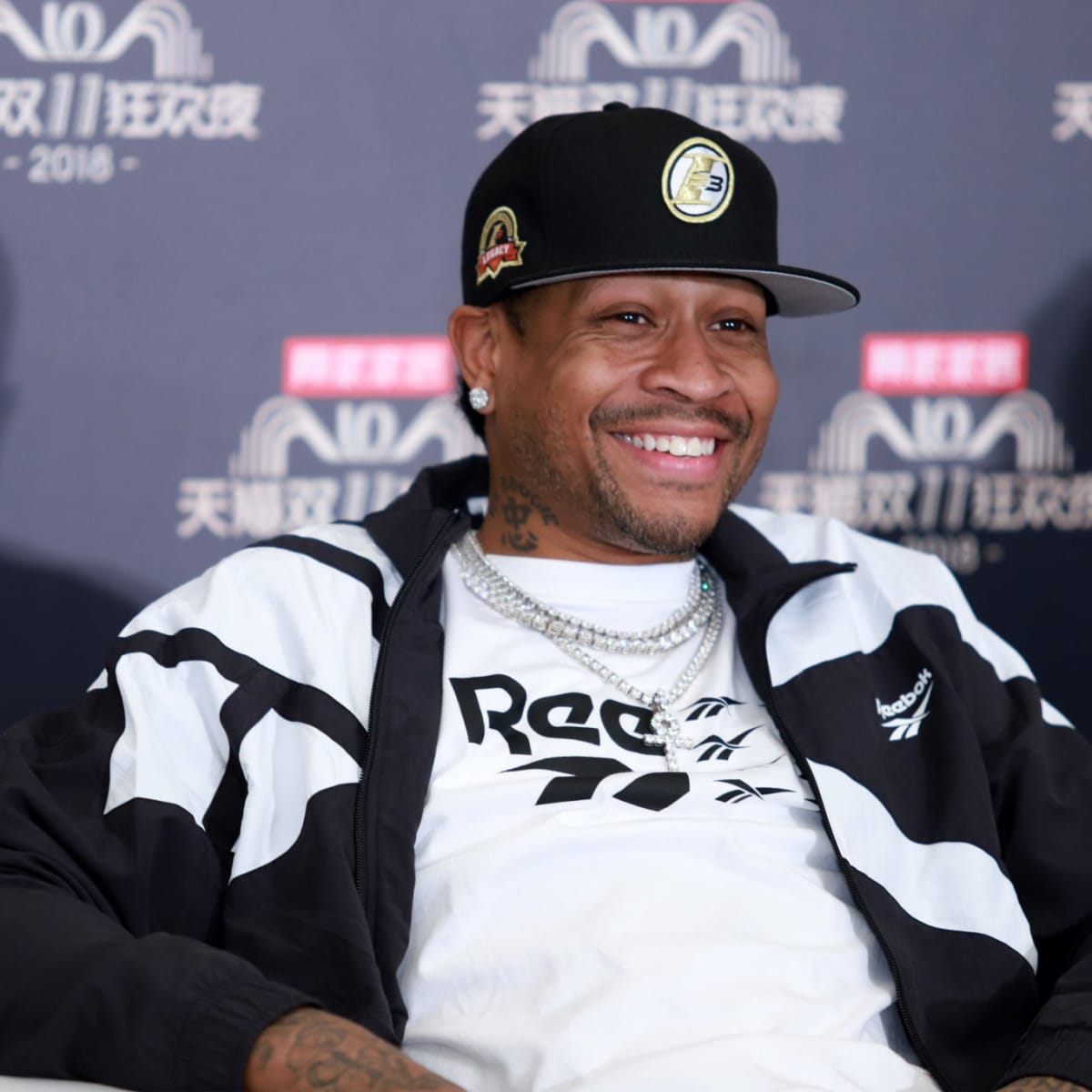 Allen Iverson Shaquille O Neal Both Land New Jobs In Basketball