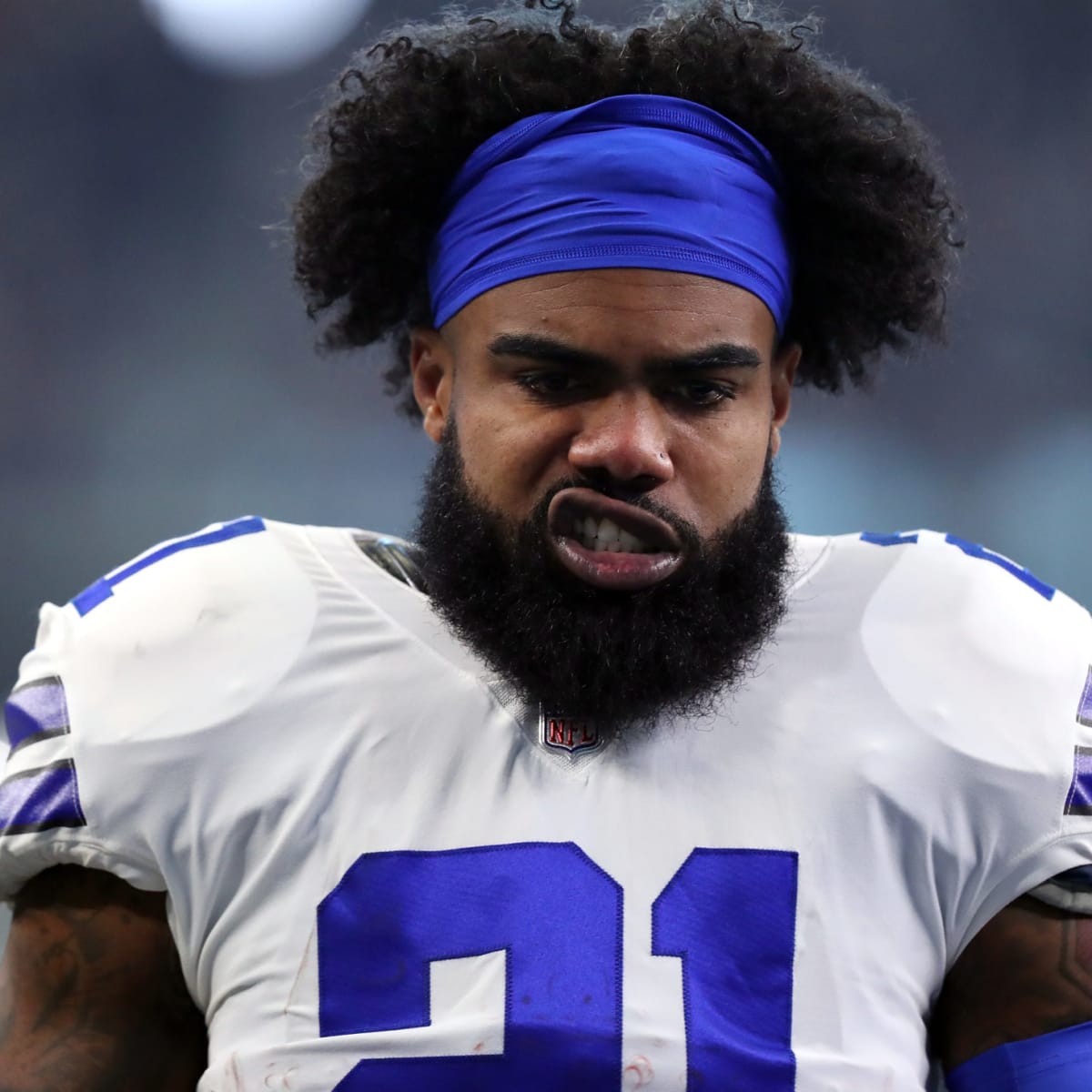 Ezekiel elliott nose ring on sale