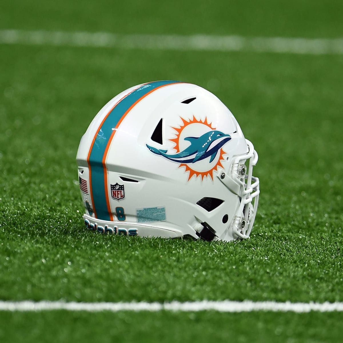 Dolphins Reportedly Might Be Leaning Toward 1 Quarterback The