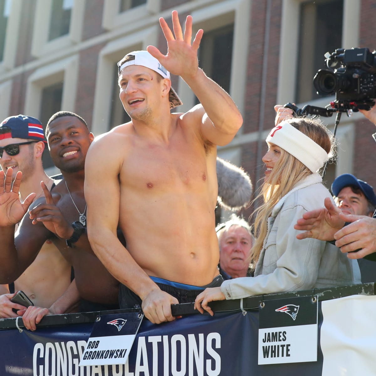 Look Racy Rob Gronkowski Underwear Photo Is Going Viral The Spun