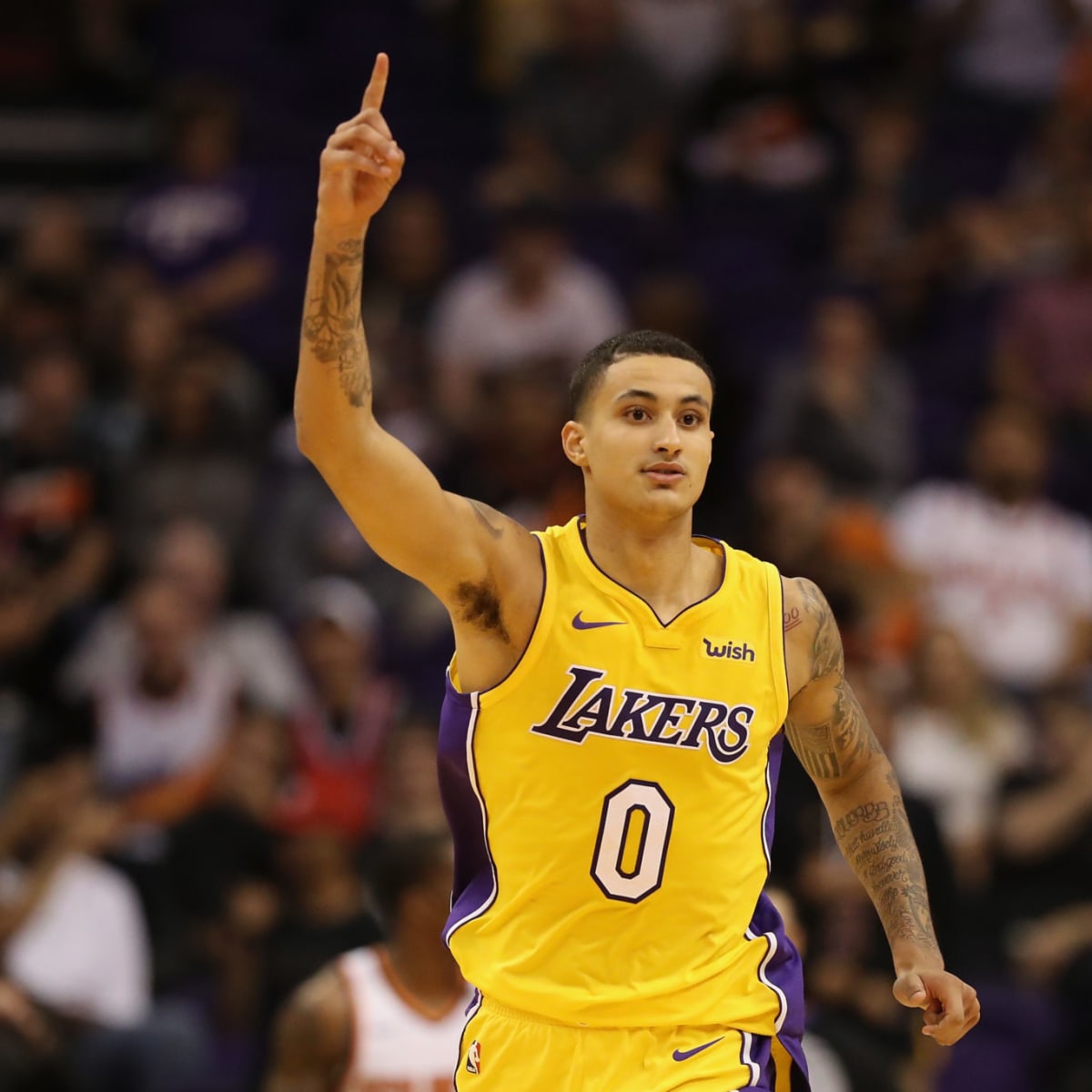 Number 1 outlet on lakers