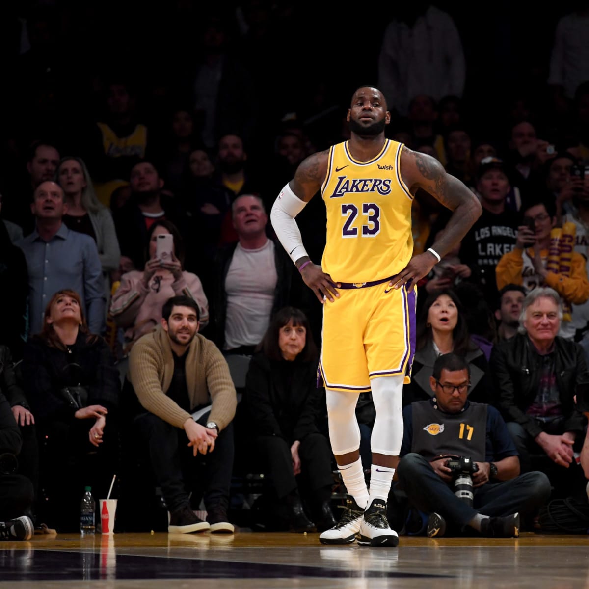 Kuzma shoves lebron shop