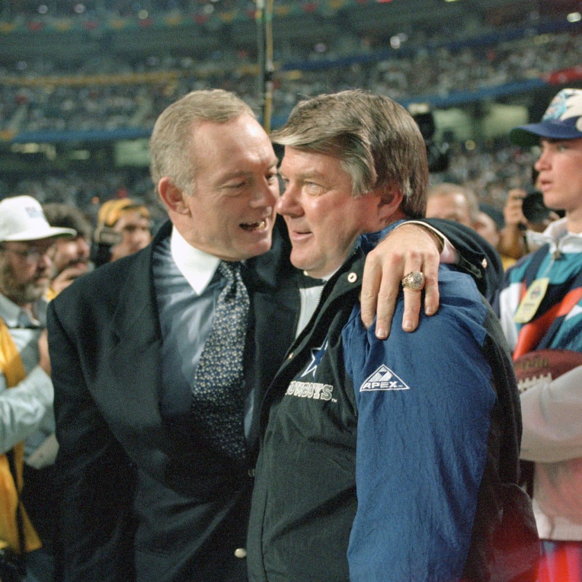 Photo Jimmy Johnson s Super Bowl Ring Is Going Viral The Spun
