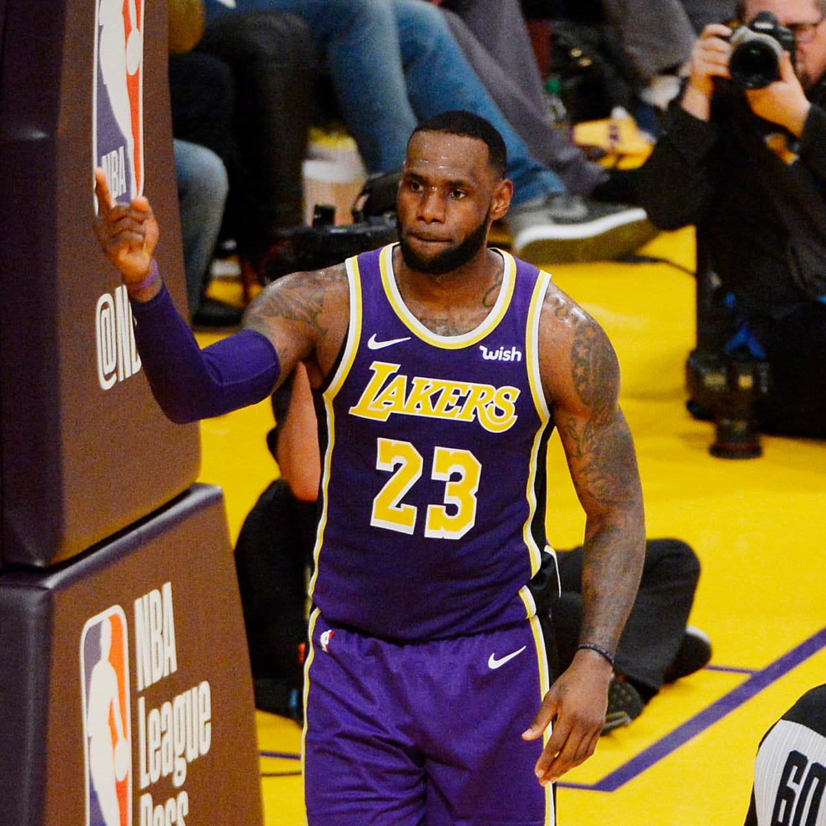 Lebron james hotsell tweet michael jordan