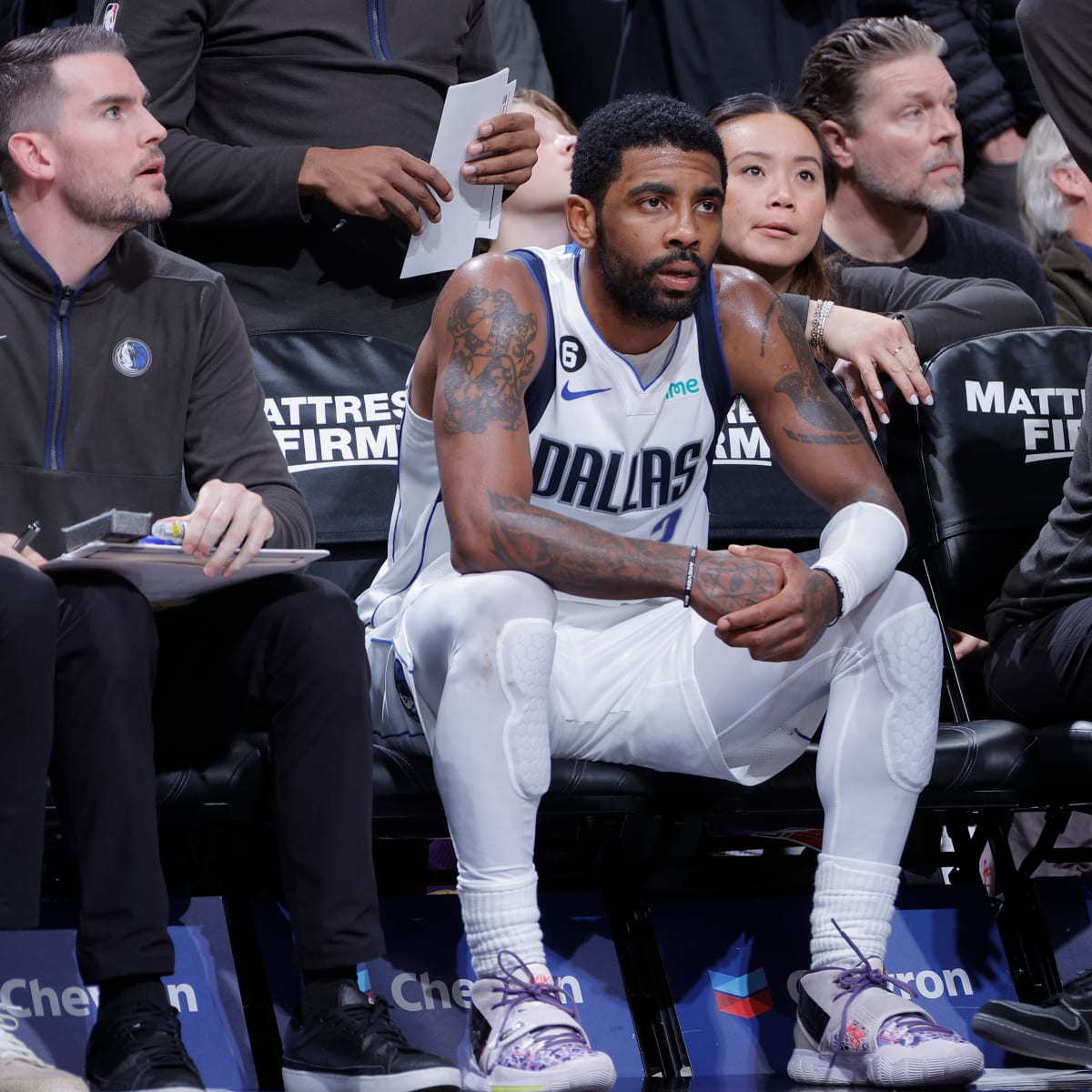 Sac best sale kyrie irving