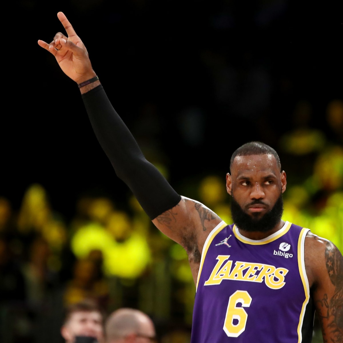 Lebron points tonight hot sale