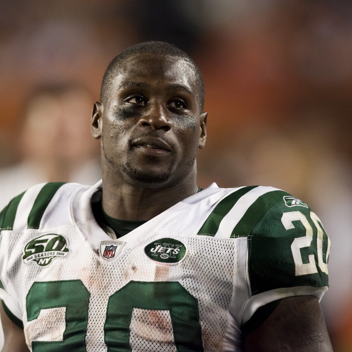 Thomas jones deals nfl