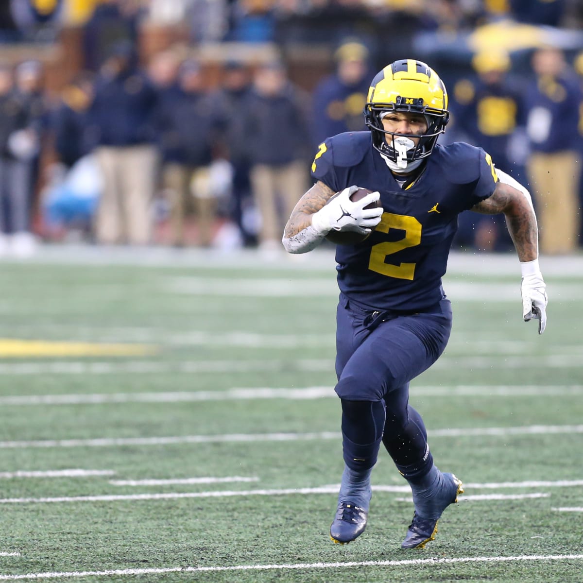 College Football World Praying For Michigan Star Blake Corum The