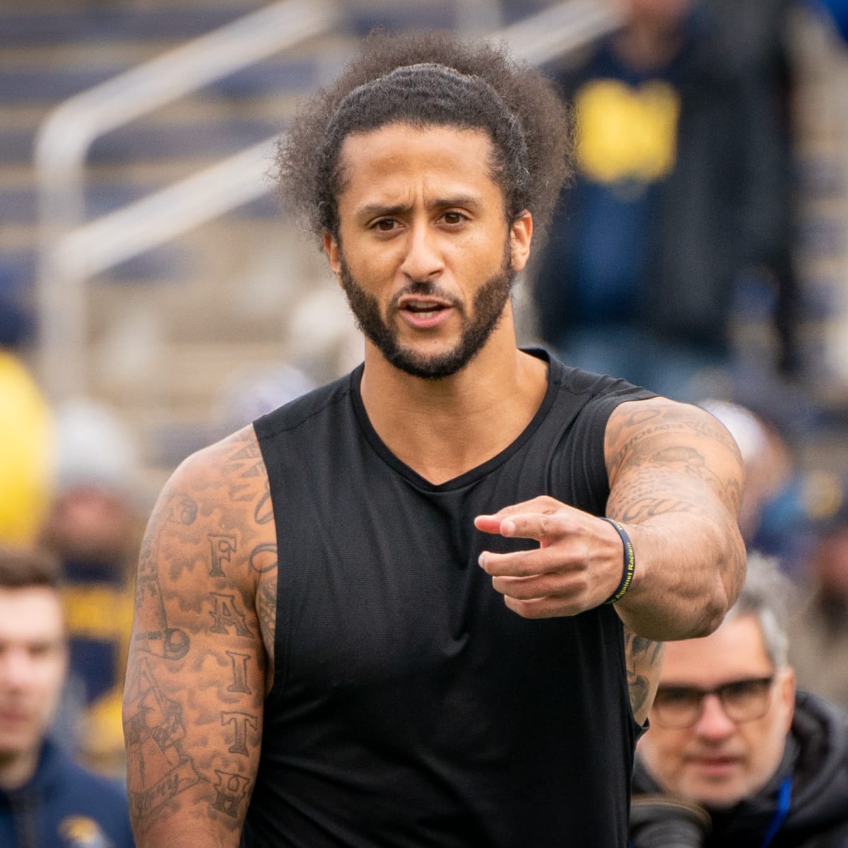 Colin kaepernick signs with outlet nike