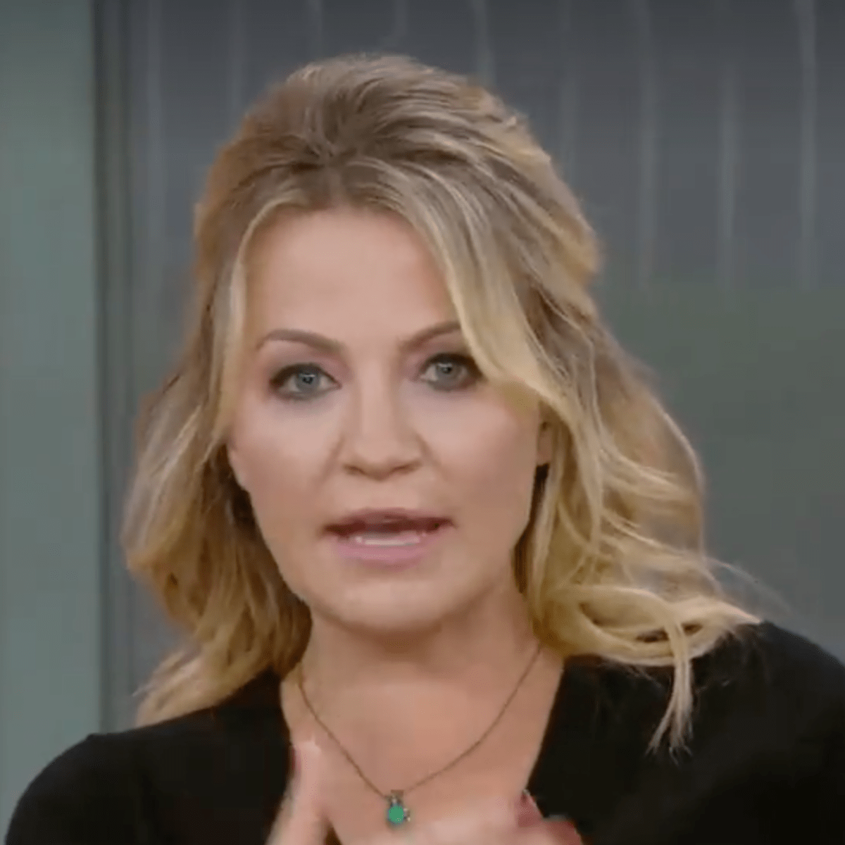 Michelle beadle store kawhi leonard