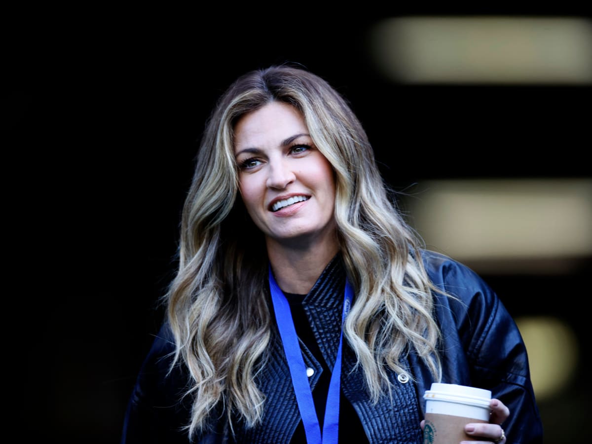 Erin Andrews' Rain Delay Style Diary - Sports Illustrated