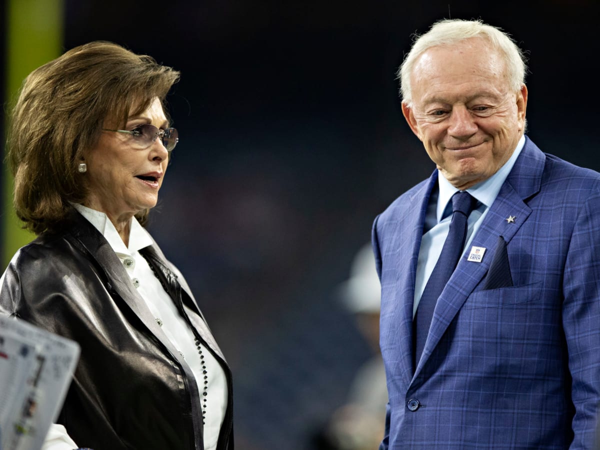 Look: Jerry Jones' NFL Draft Party Is Going Viral - The Spun