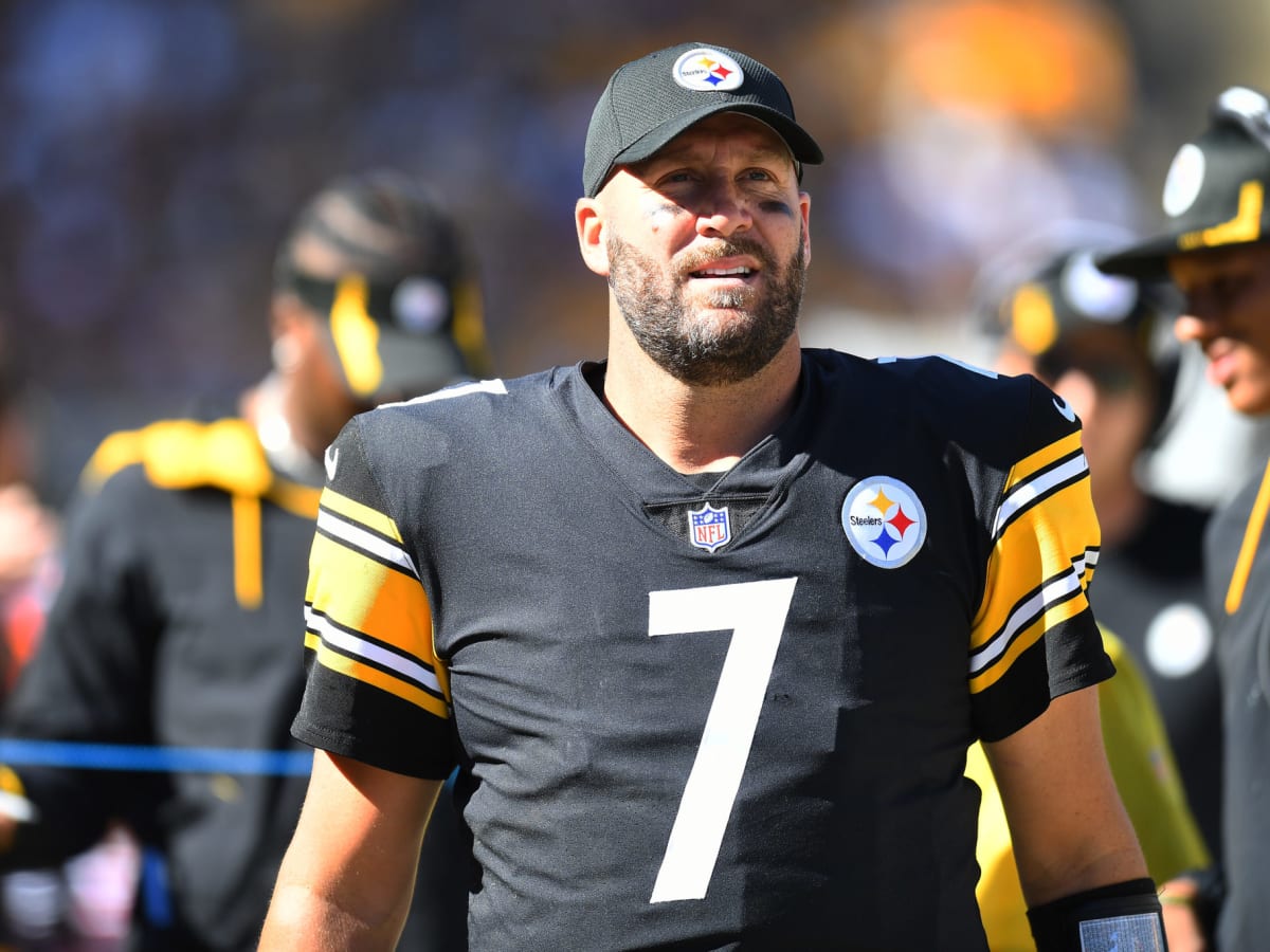 Roethlisberger's No. 7 jersey retired