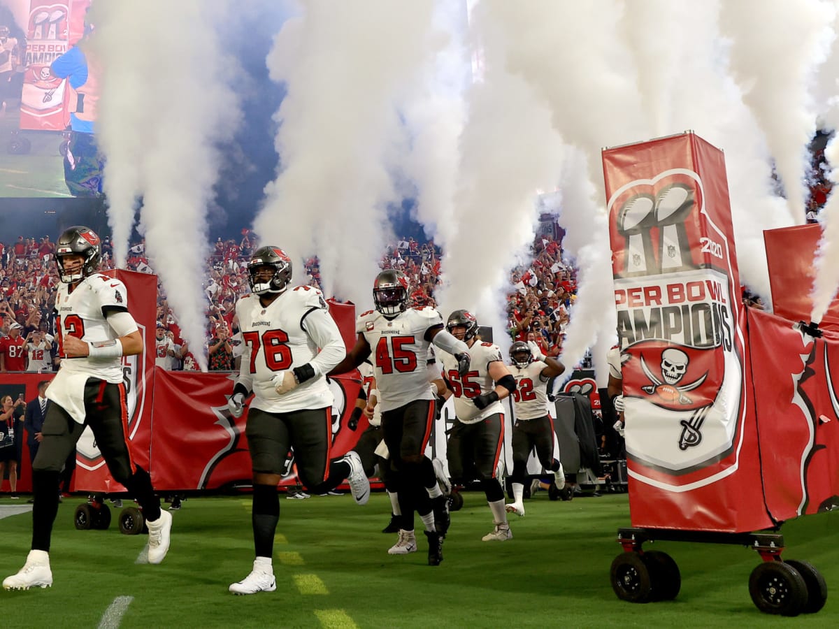 Bucs unveil Super Bowl signage before Week 1 game vs. Cowboys