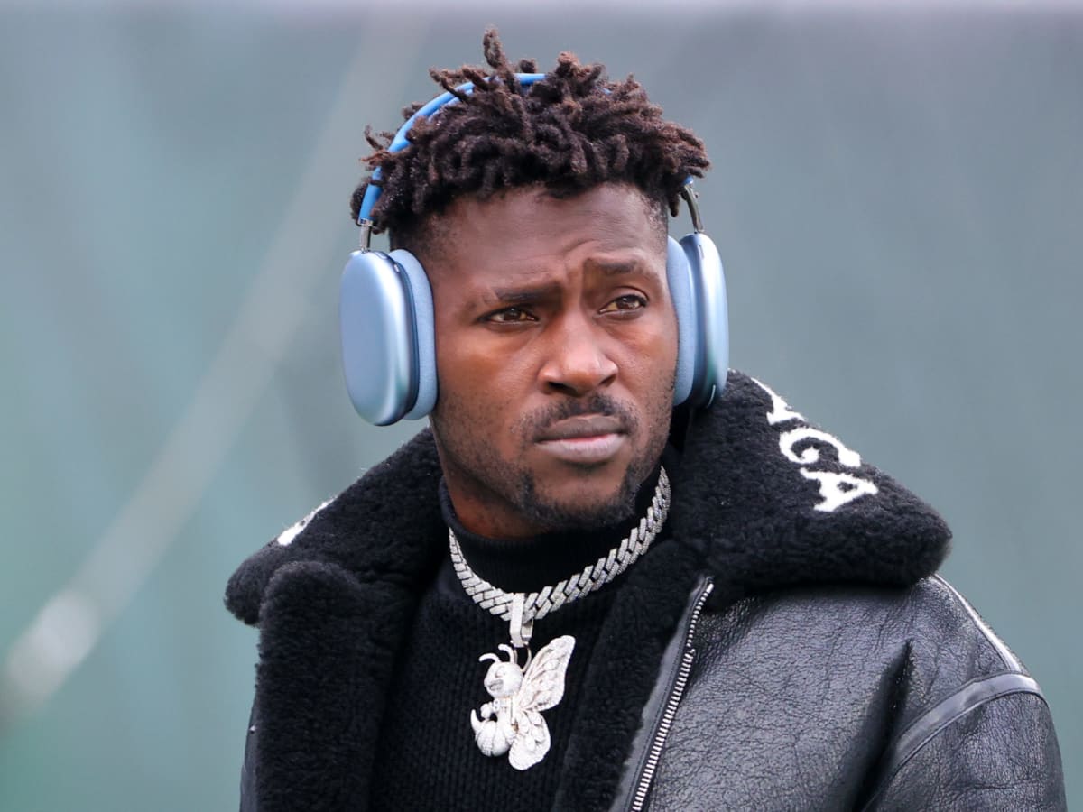 ANTONIO BROWN POSTS PICTURE OF HIMSELF IN RAVENS UNIFORM 