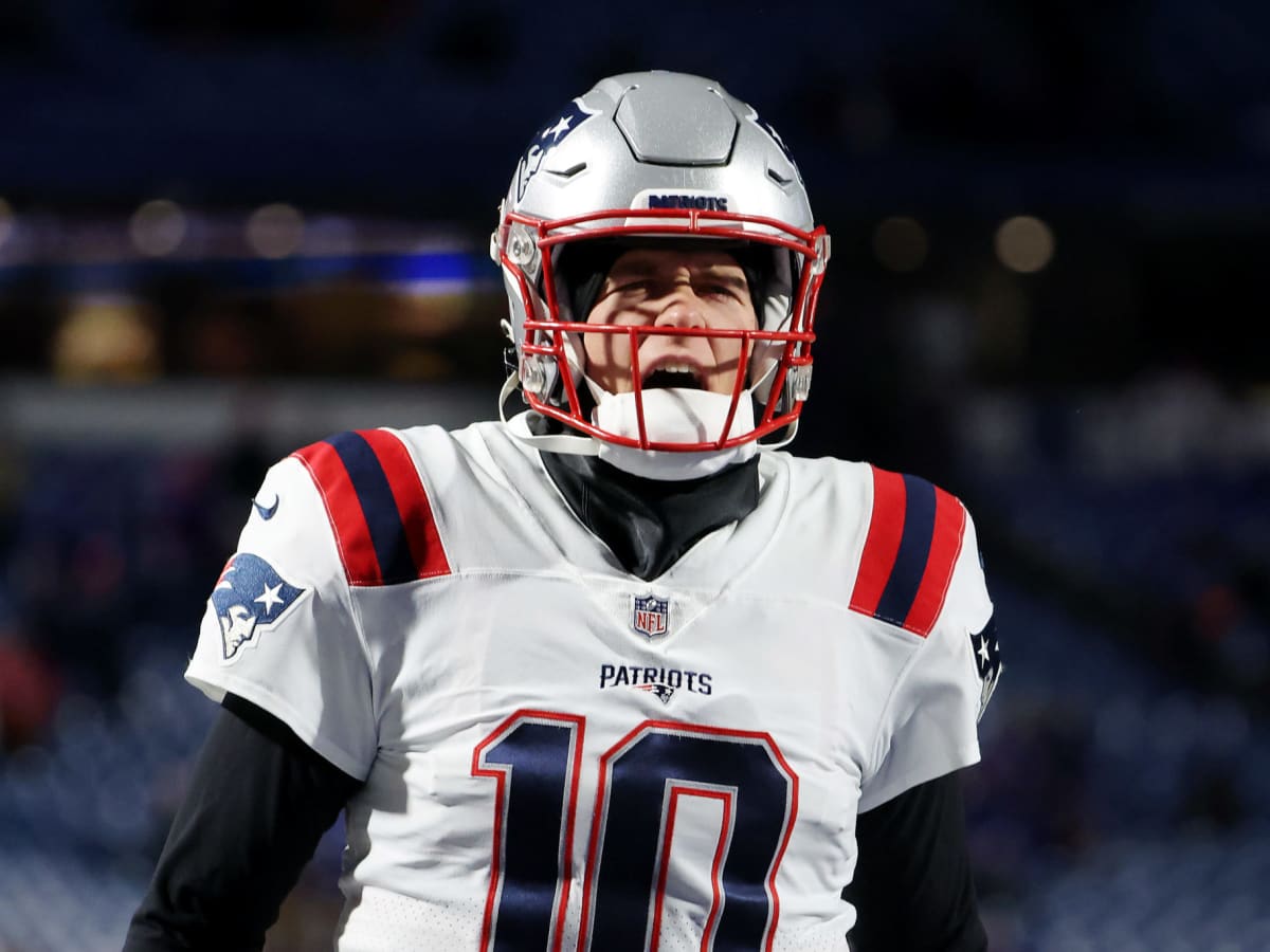 Patriots reveal rookie QB Mac Jones will wear No. 10 jersey