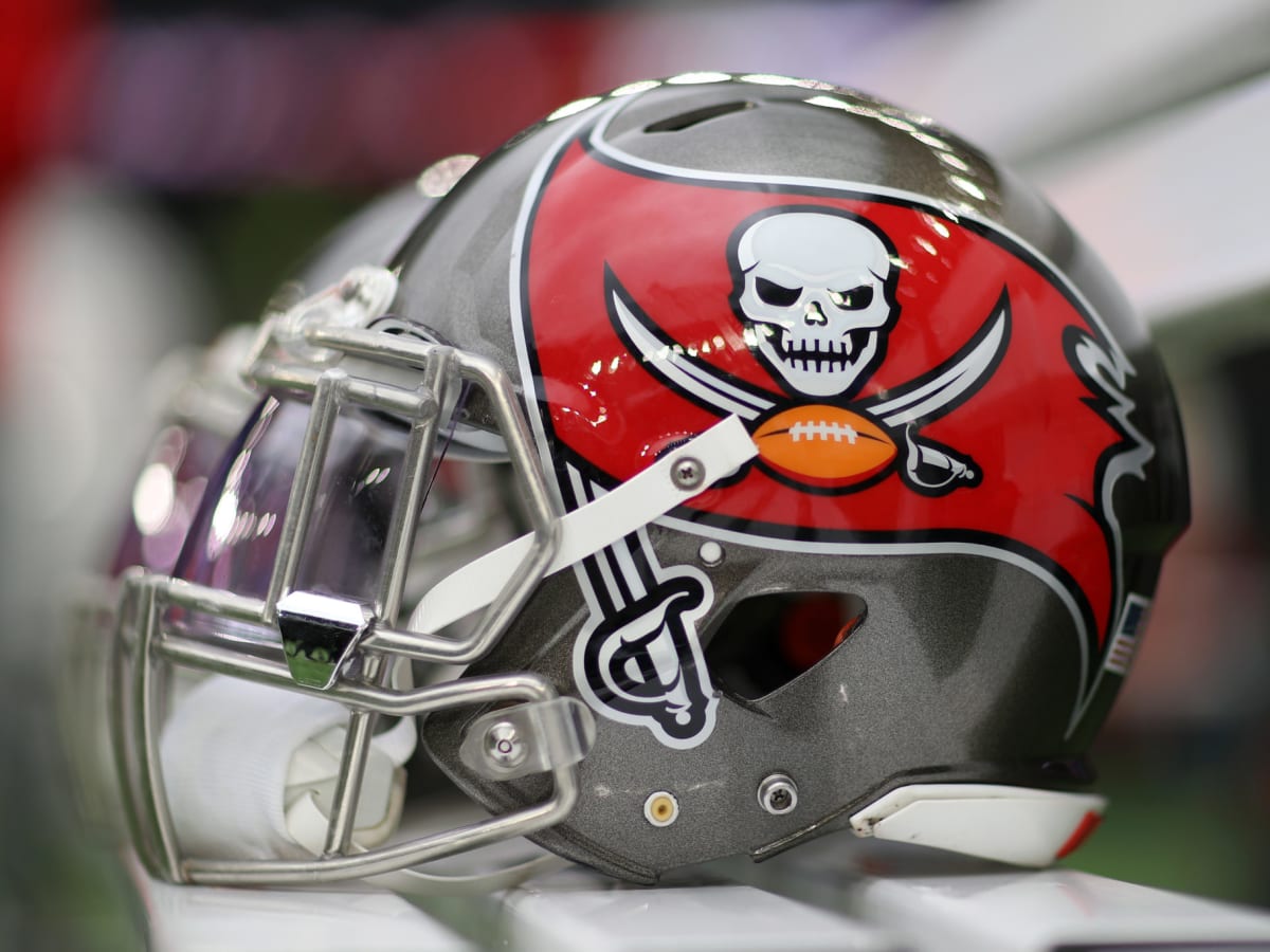 Buccaneers announce retirement of WR Steve Smith