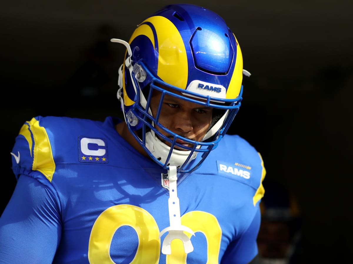 NFL World Reacts To Unfortunate Aaron Donald Update - The Spun