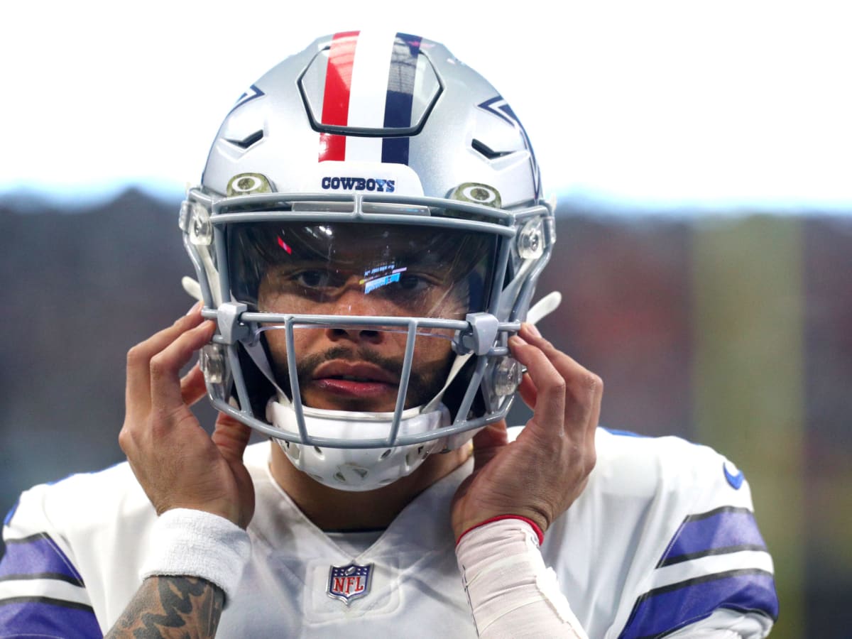 Cowboys QB Dak Prescott Accidentally Elbowed Someone In The Face