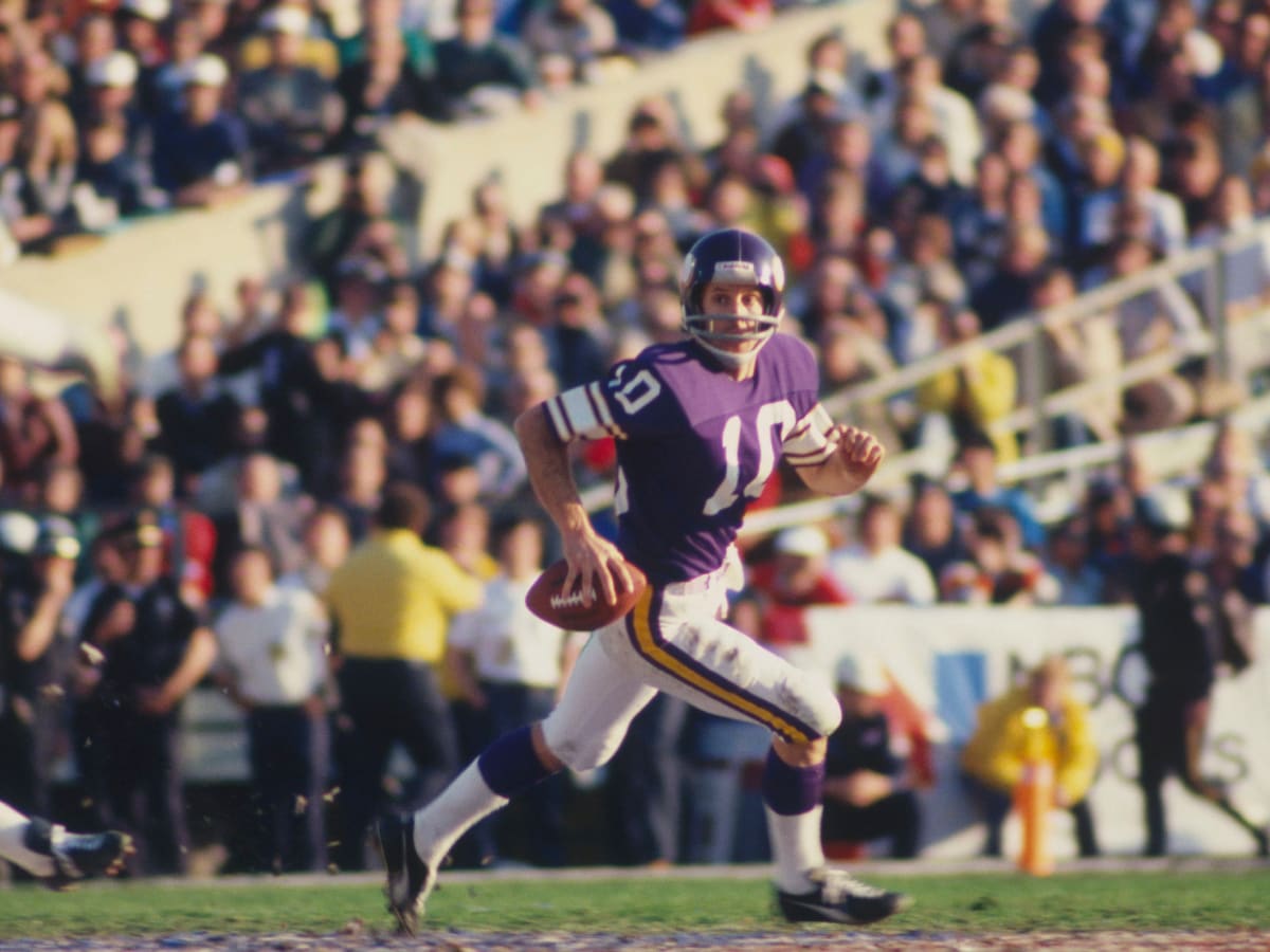 Look: This Old Fran Tarkenton Highlight Is Going Viral - The Spun