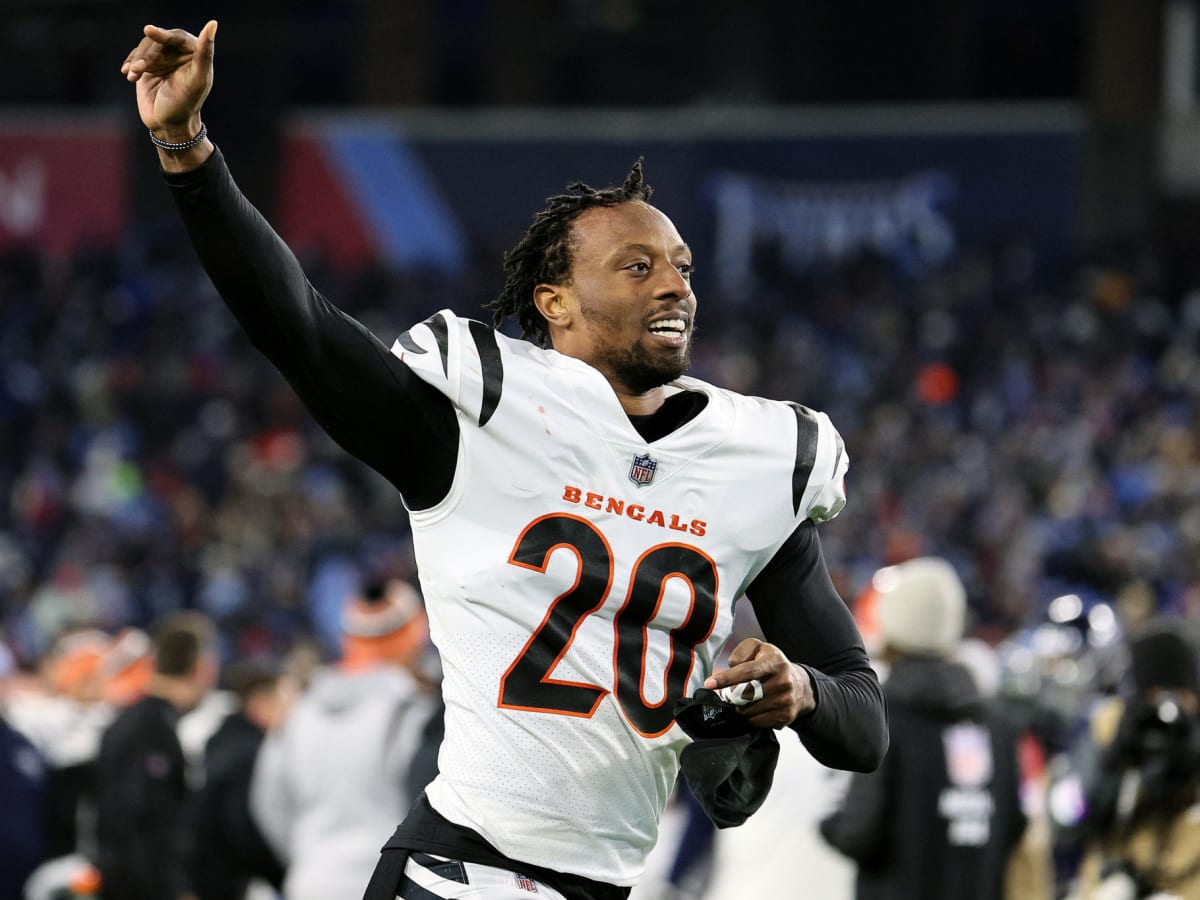 NFL World Reacts To Bengals Starter's Controversial Tweet - The