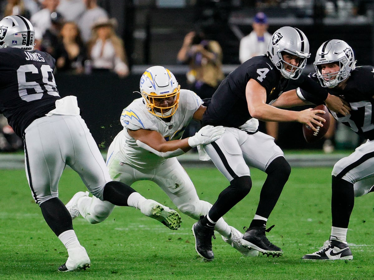 FOX Sports: NFL on X: HISTORY! No QB has thrown more TD Passes in @Raiders  history than Derek Carr (151) 