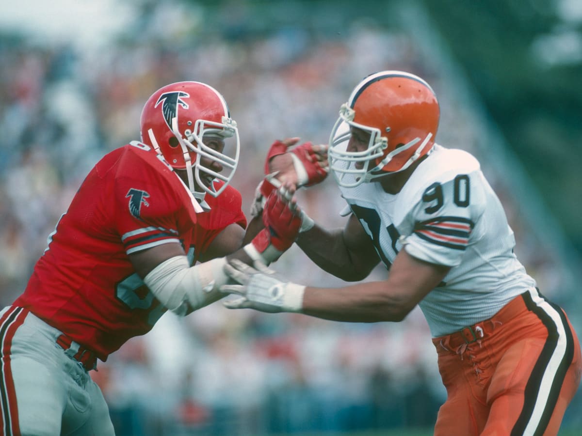 Warren Bryant of the Atlanta Falcons looks on against the San News Photo  - Getty Images