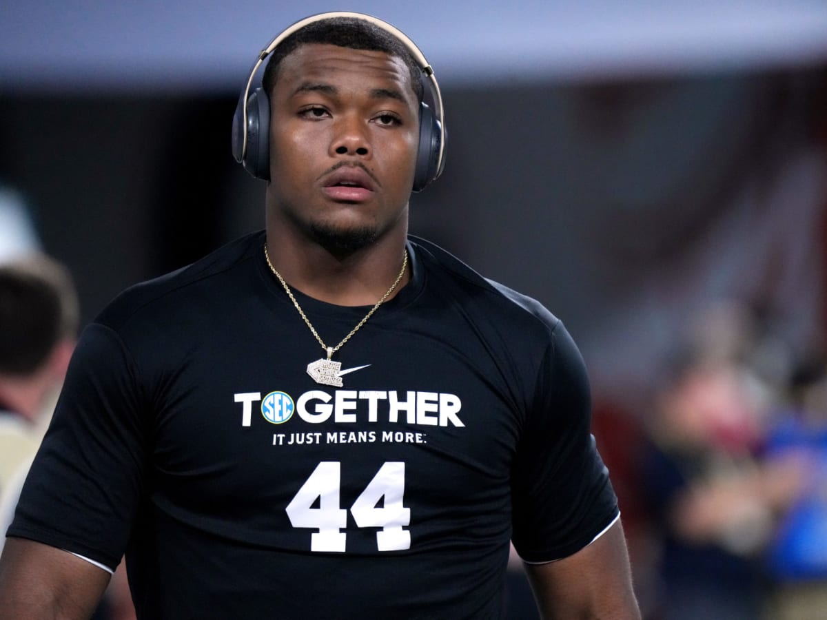 Jaguars Select Travon Walker With First Pick in 2022 NFL Draft