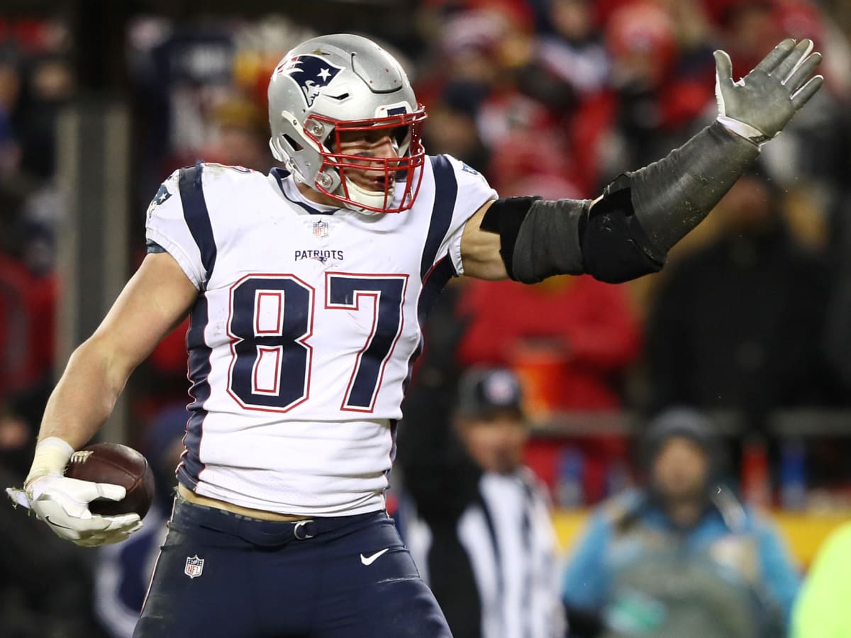 3 NFL Players Who Will Absolutely Take the WWE 24/7 Title from Gronk