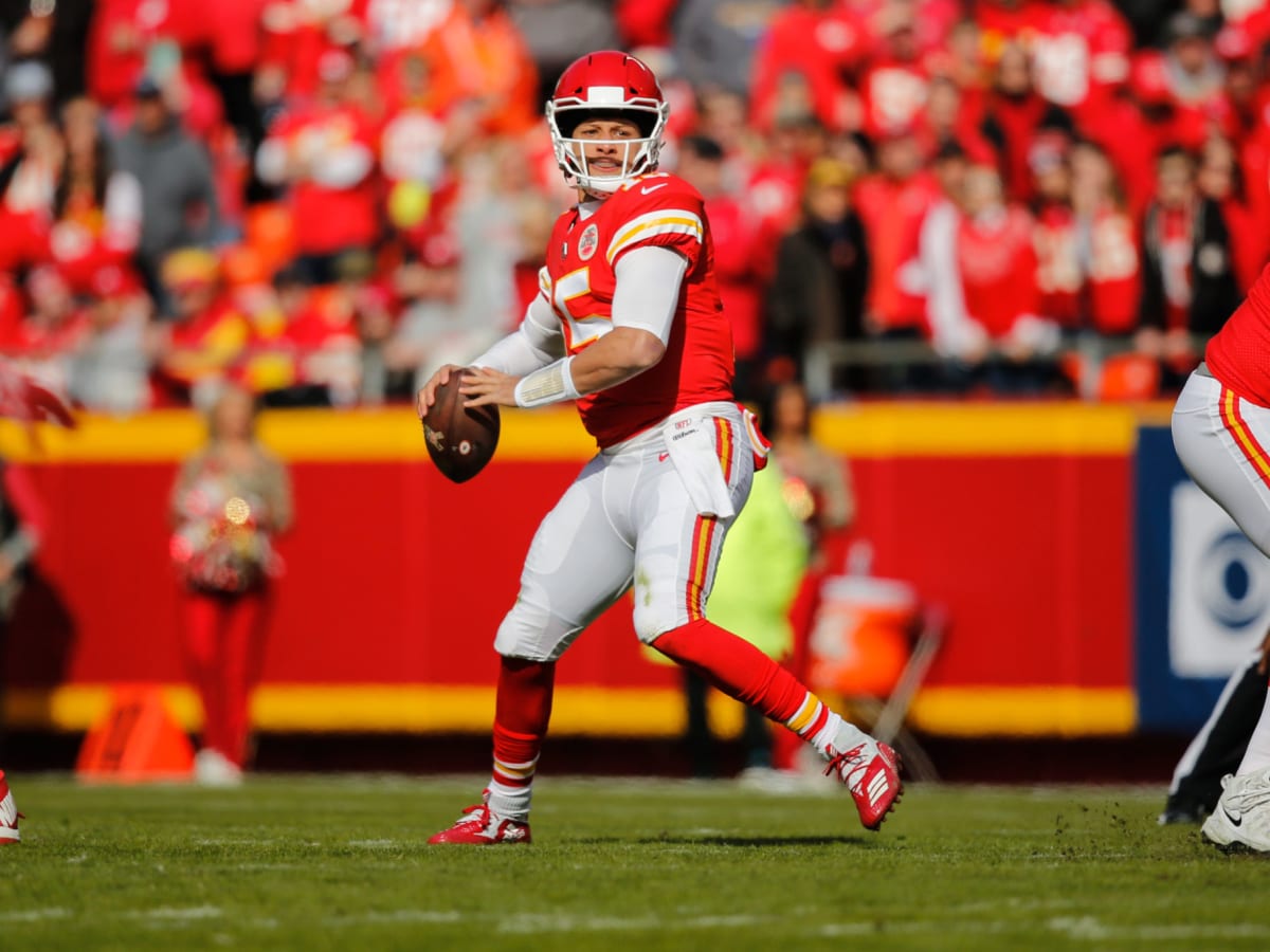 Tennessee Titans forget how to tackle, Kansas City Chiefs' Patrick Mahomes  reels off insane TD run in AFC Championship (VIDEO) 