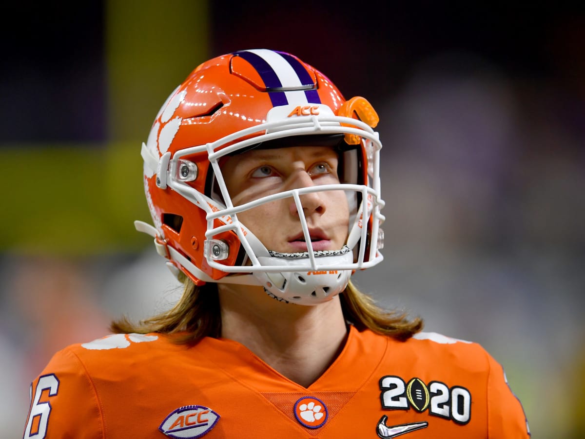 Everyone's Saying Same Thing About Trevor Lawrence On Sunday - The Spun:  What's Trending In The Sports World Today