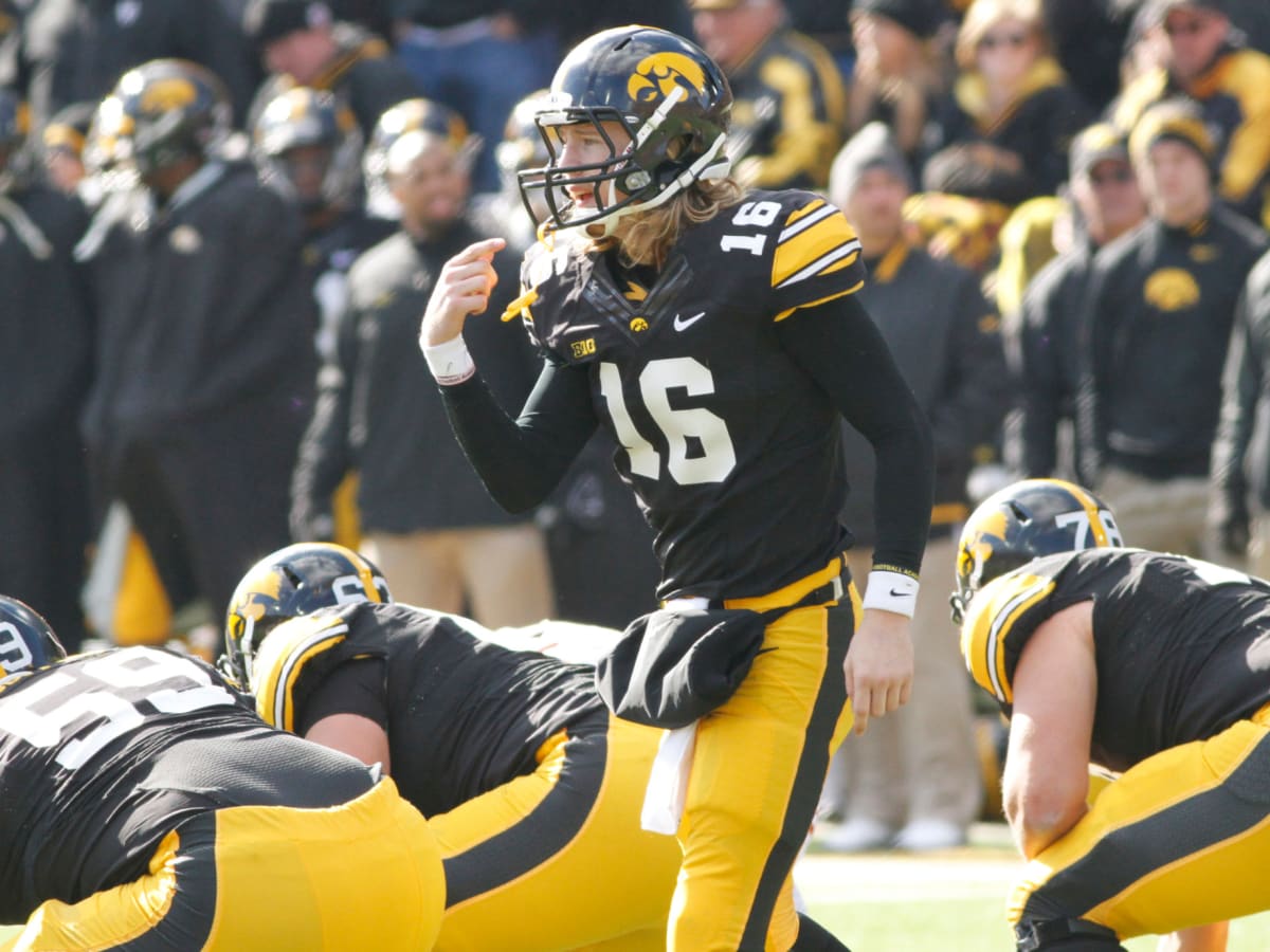 Pittsburgh Steelers unveil bumblebee throwback uniforms 