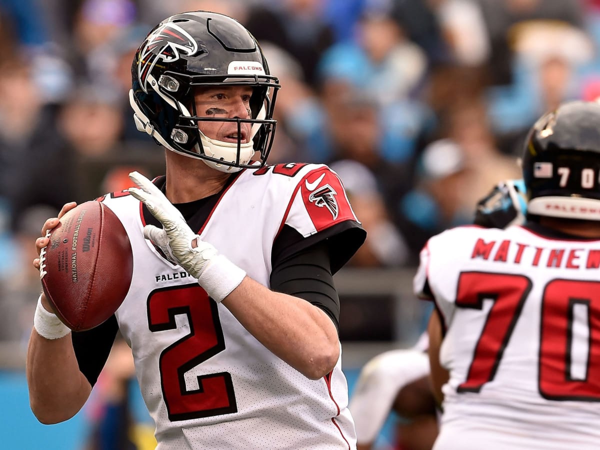 Matt Ryan's hand bleeds profusely during Falcons-Panthers game