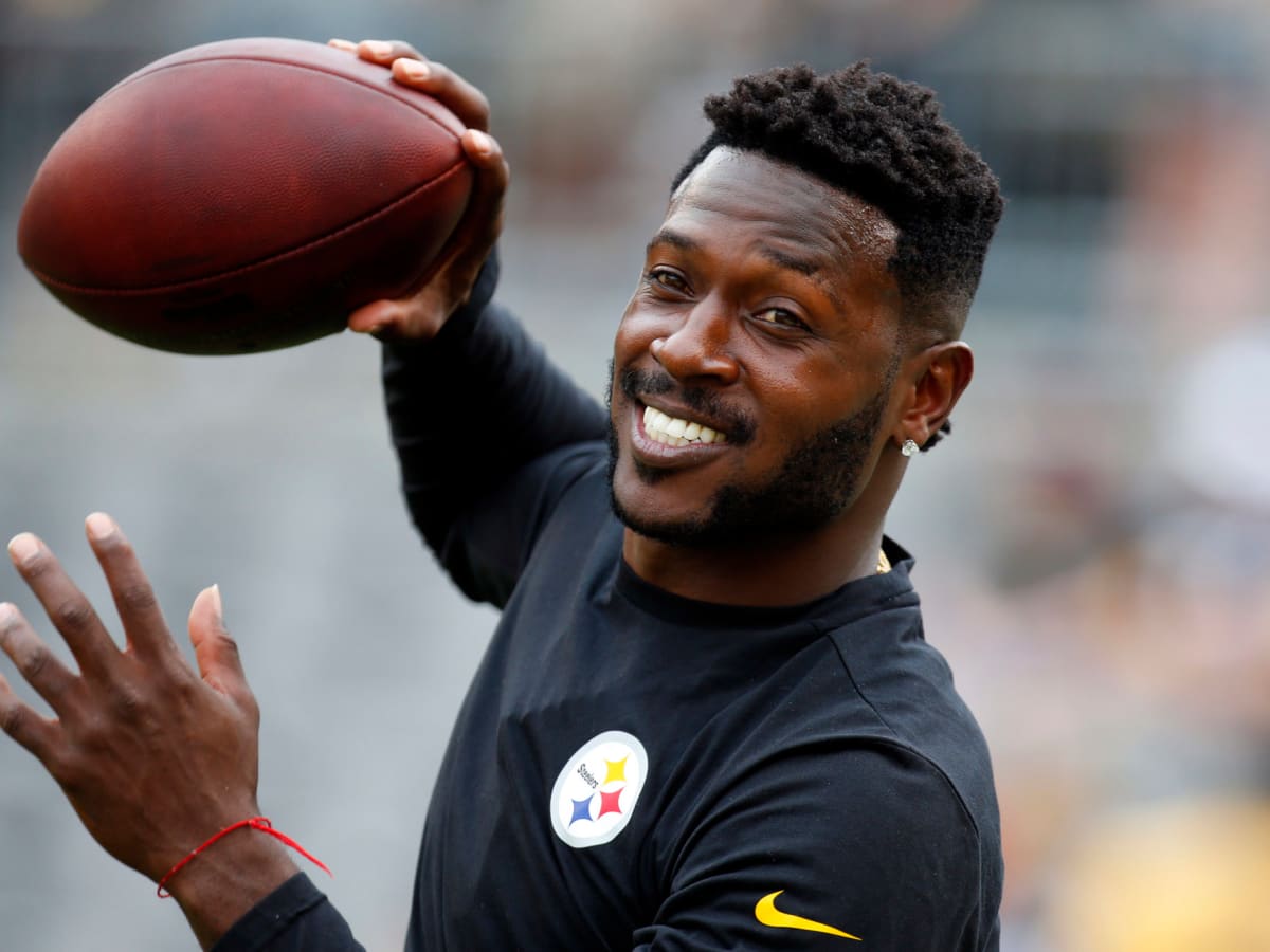 Antonio Brown claims 5'11 Russell Wilson is getting exposed in