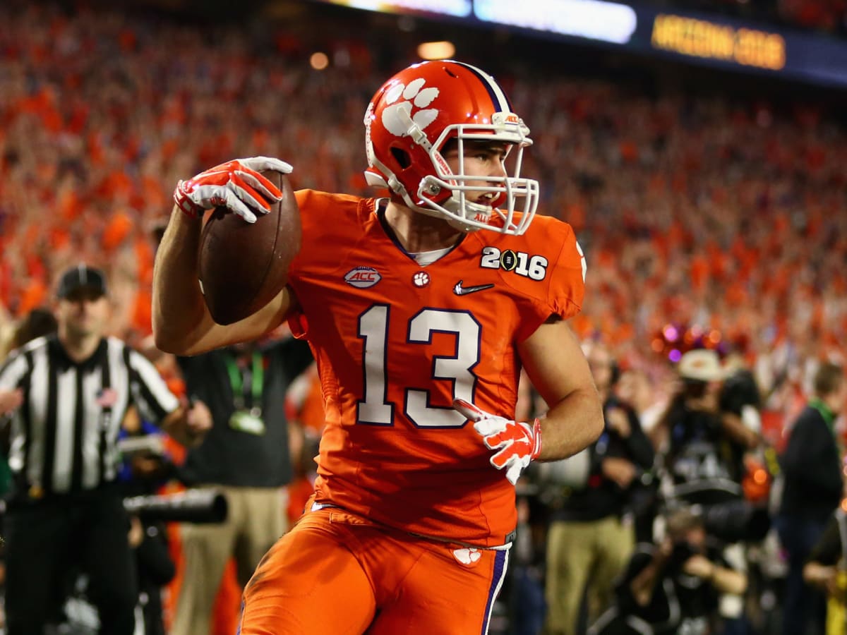 Raiders sign fifth-round pick wide receiver Hunter Renfrow