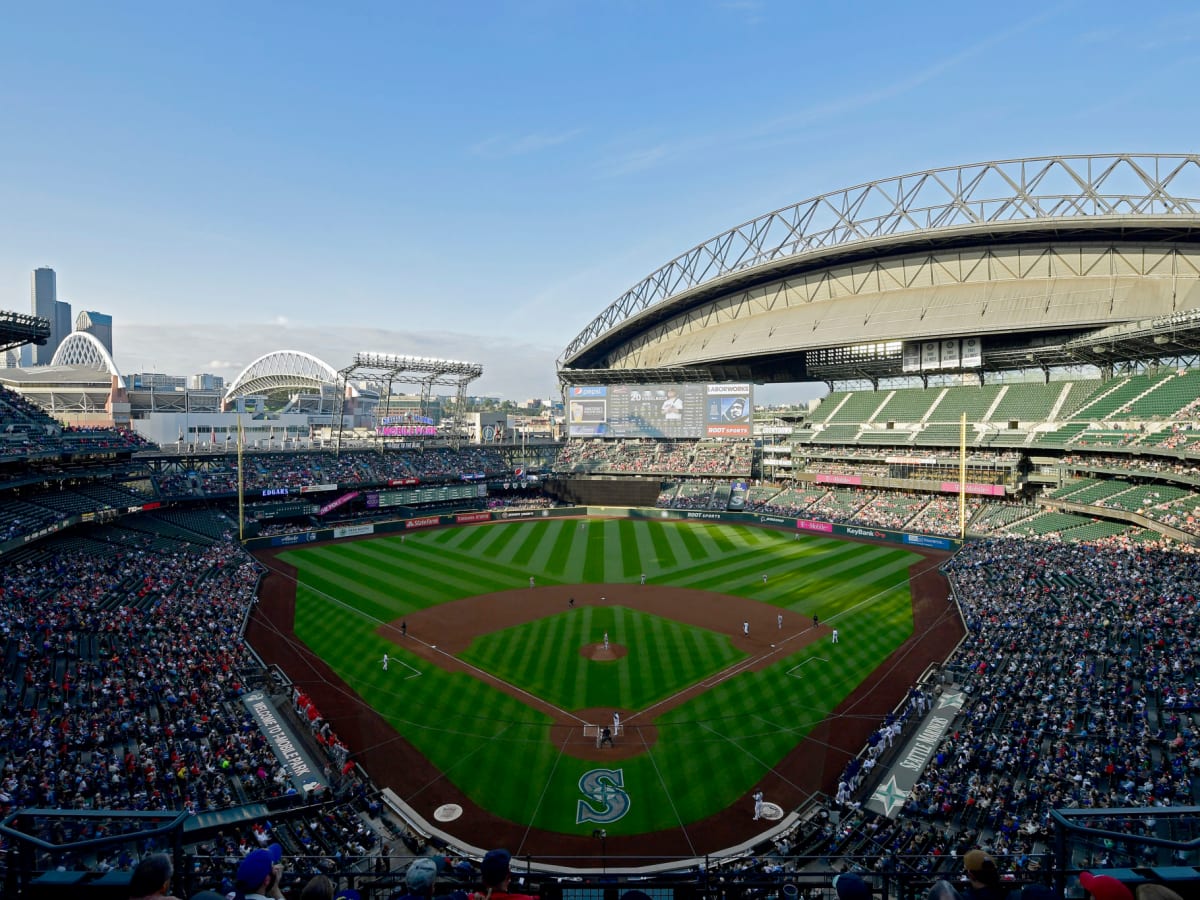 JP Crawford ejected for throwing punches in Mariners-Angels brawl