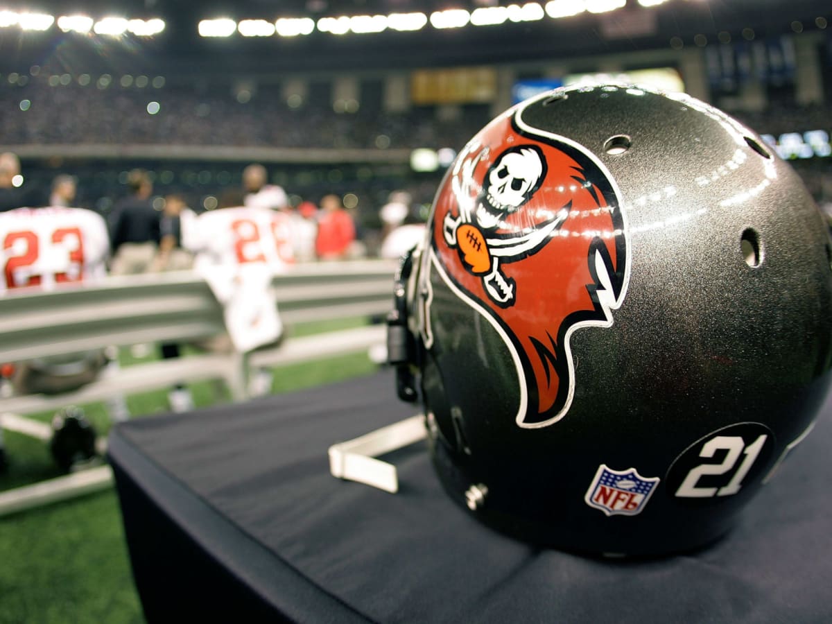 2-year-old daughter of Tampa Bay Buccaneers player drowns in