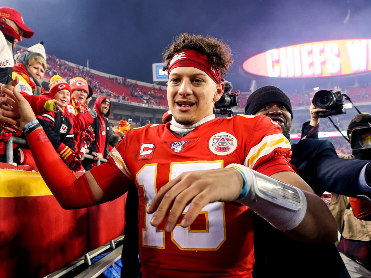 See Brittany Mahomes Cheer On Patrick Mahomes At Super Bowl 2023