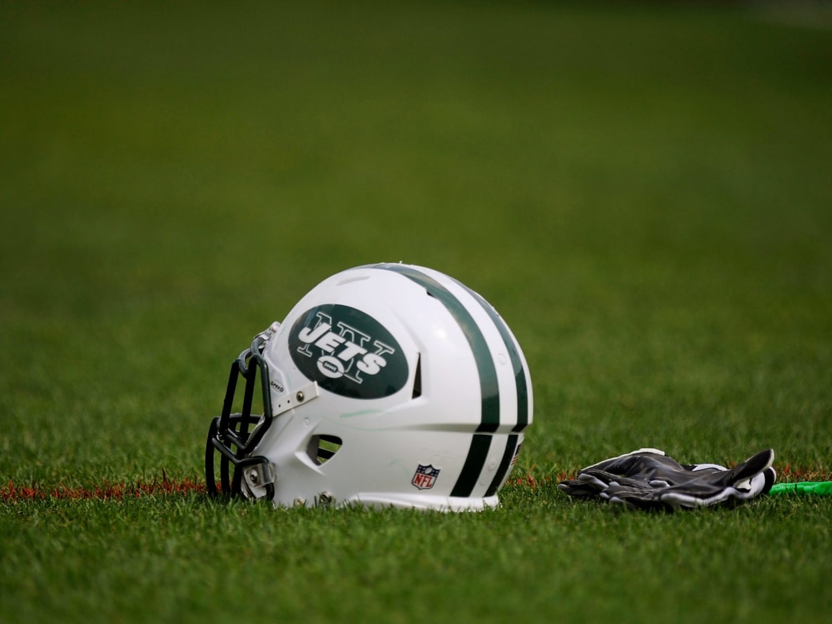 Greatest preseason' star QB Streveler among Jets' cuts