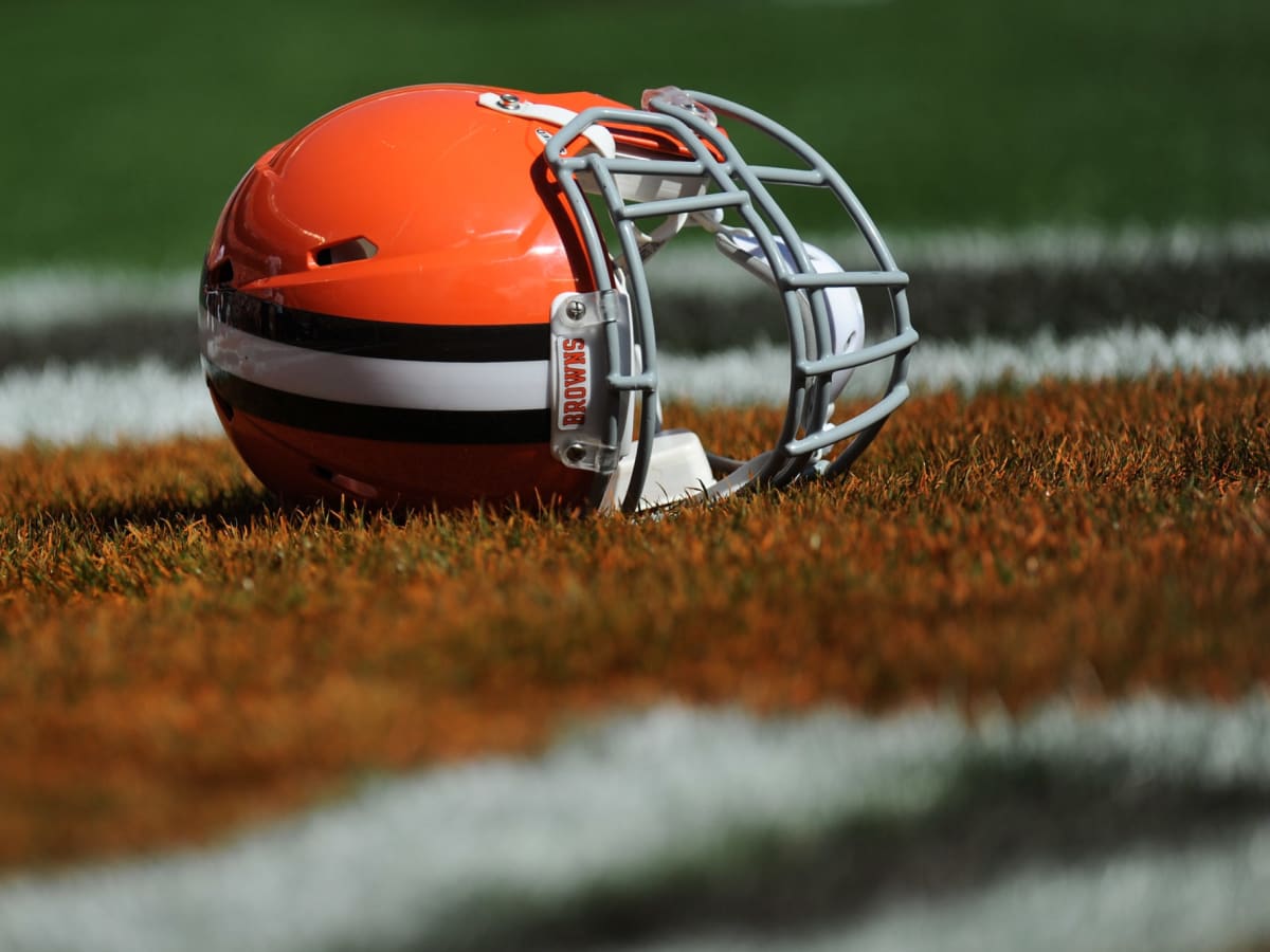 Cleveland Browns rookie Perrion Winfrey in trouble again