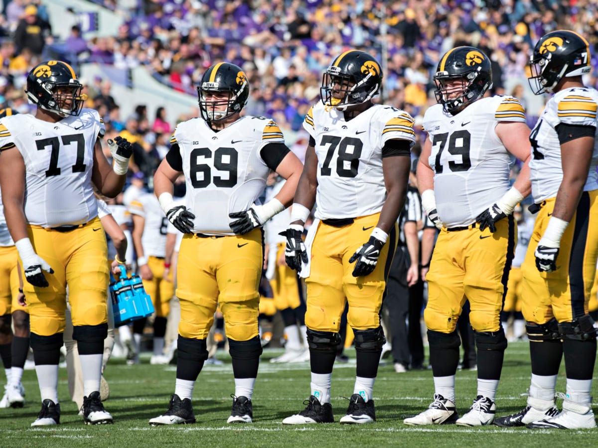 Bob Sanders named Iowa's honorary captain this week - Go Iowa Awesome