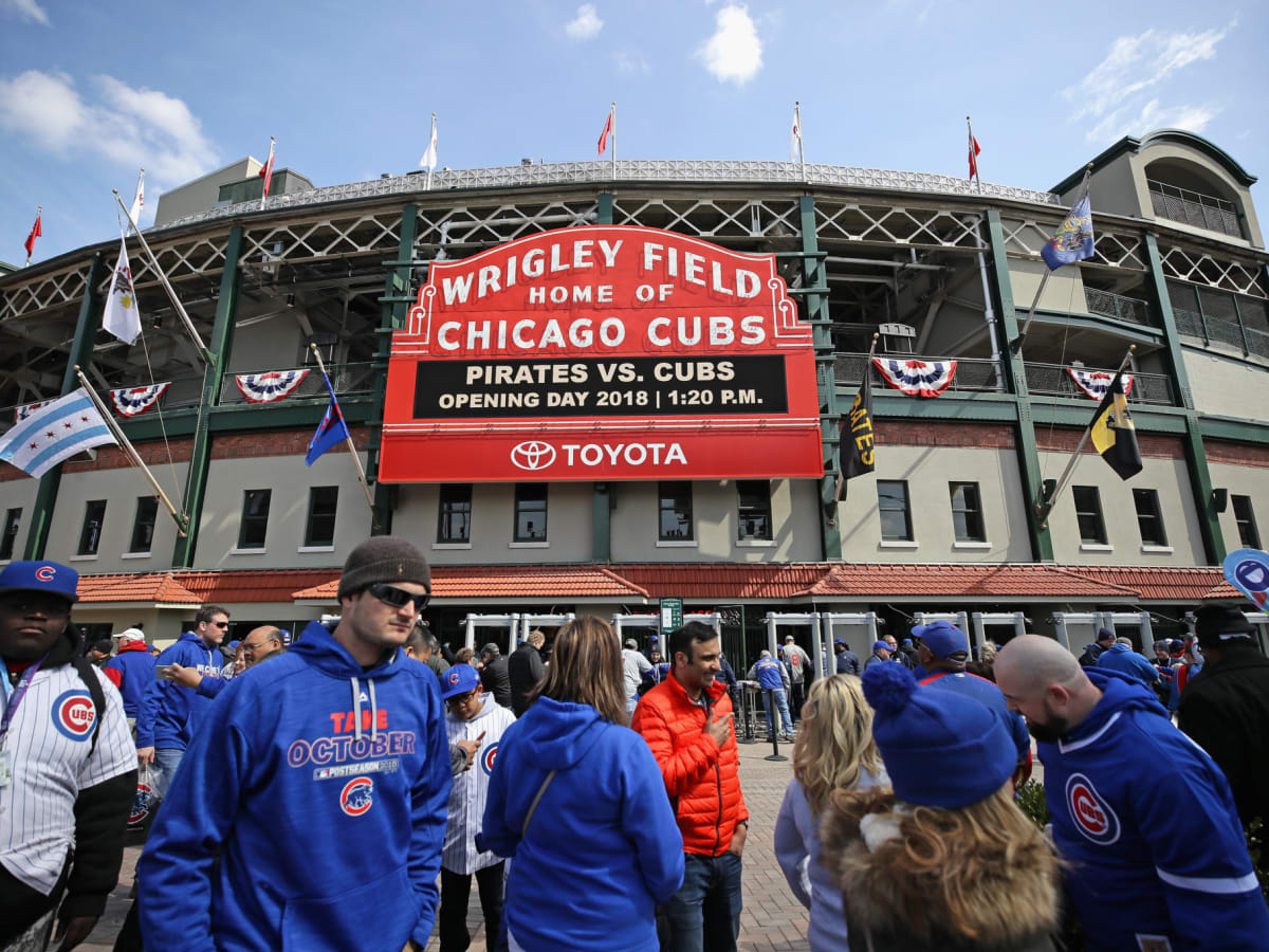 Chicago Cubs Wrigley Field Clock T Shirt