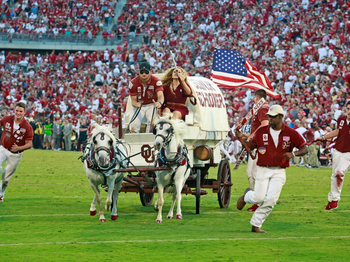 College football traditions: War Eagle, Sooner Schooner among best