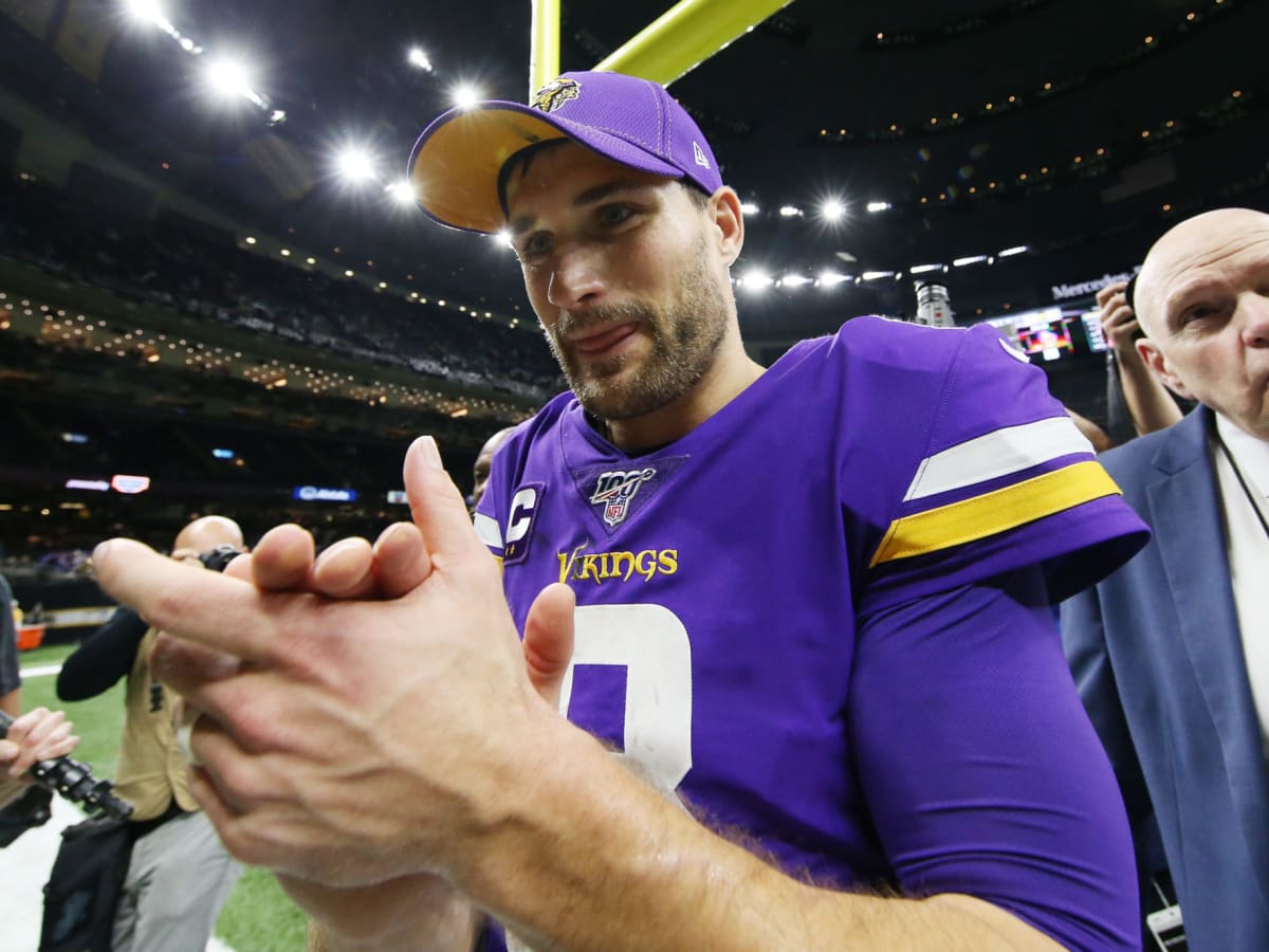 Vikings' Kirk Cousins makes request after seeing shirtless mini-me