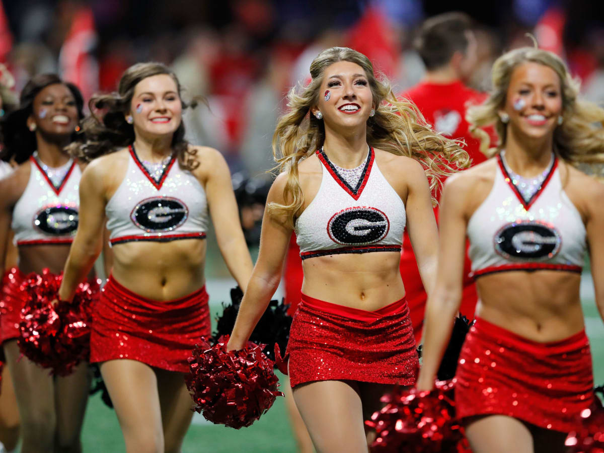 Matthew Stafford # 7 Georgia Bulldogs QB  Football cheerleaders, Georgia  football team, Georgia bulldogs football