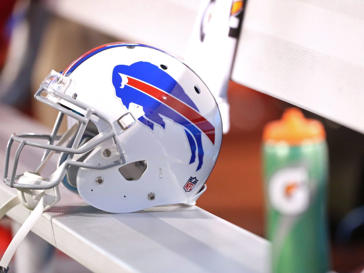 Buffalo Bills Fan Seriously Hurts Himself Trying To Jump Through Table  Prior To Game vs Jaguars - Daily Snark